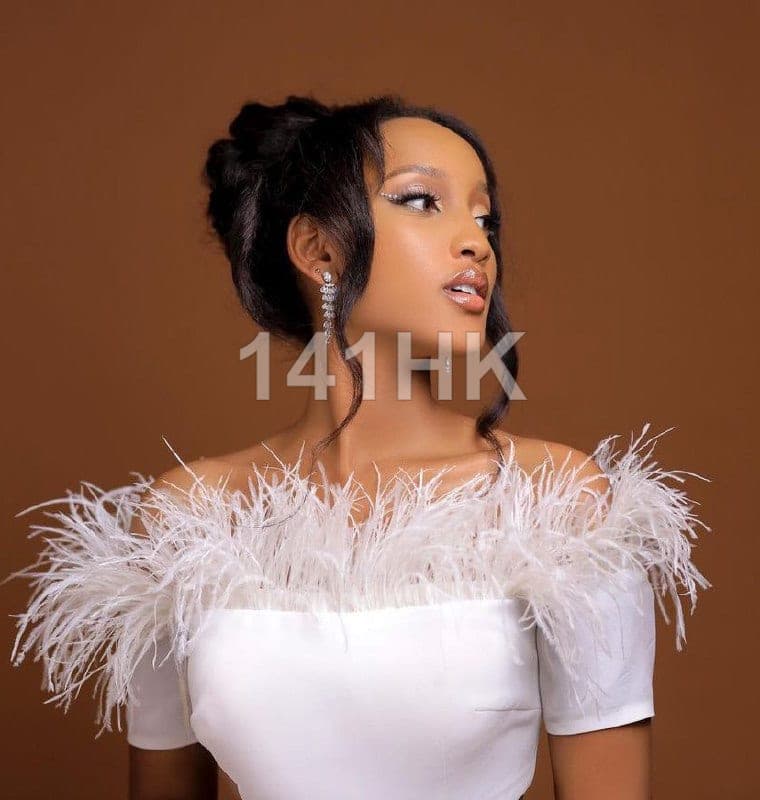 倩文 — Sha Tin 141HK portrait 4