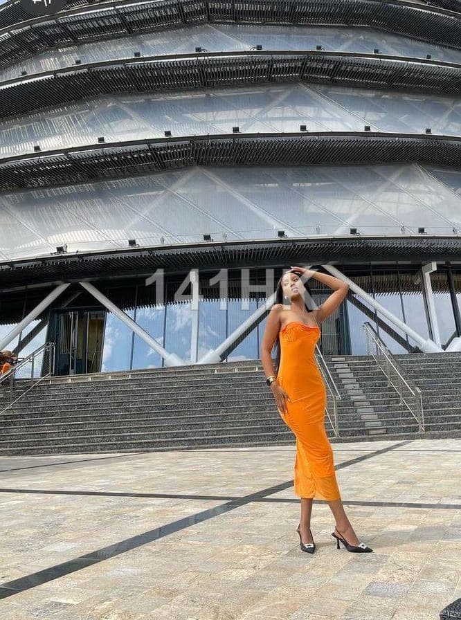 倩文 — Sha Tin 141HK portrait 5