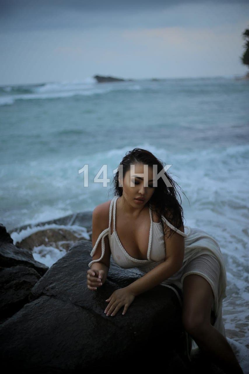 茜茜 — Wan Chai 141HK portrait 1