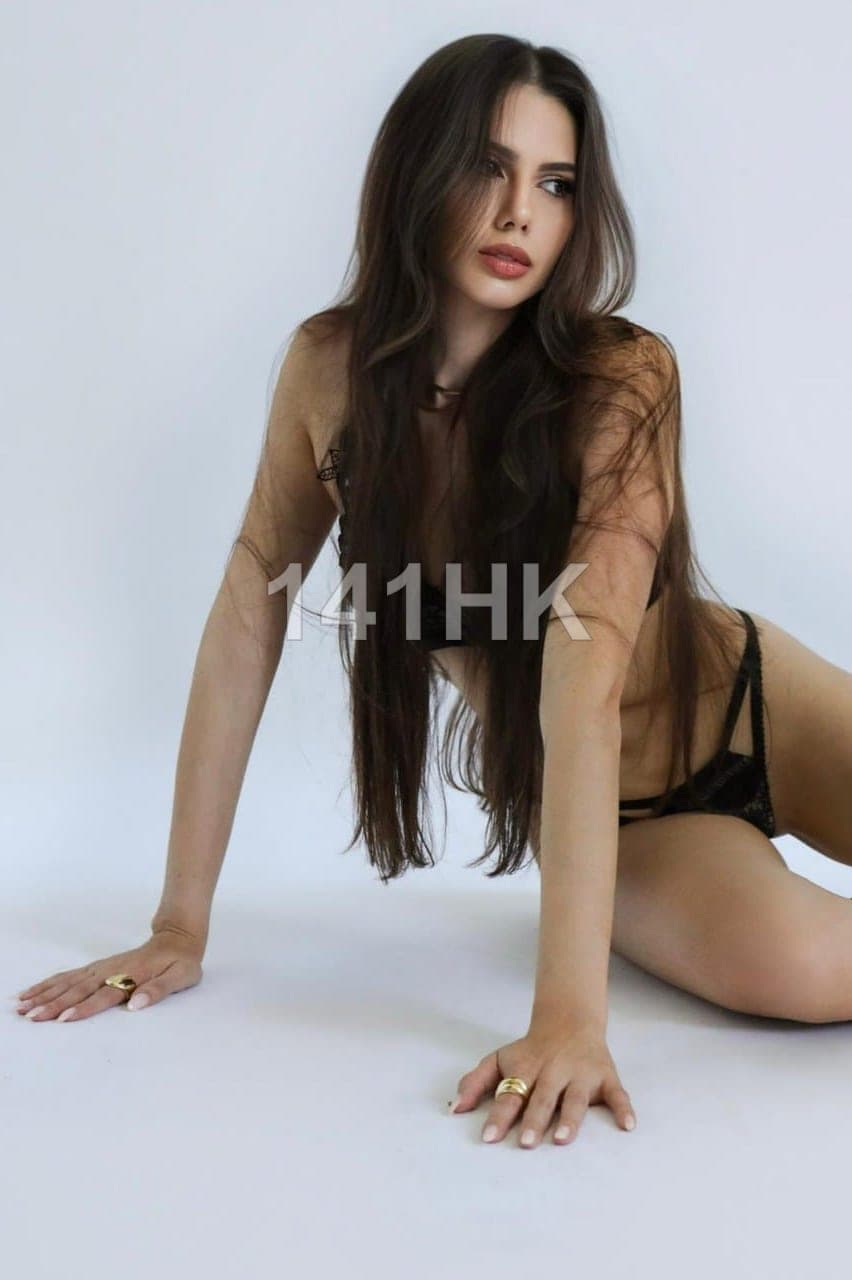 芷蕎 — Central 141HK portrait 4