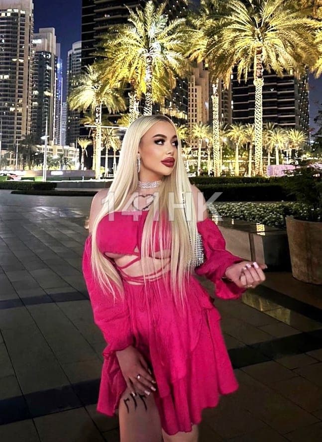 靜雯 — Tsuen Wan 141HK portrait 1