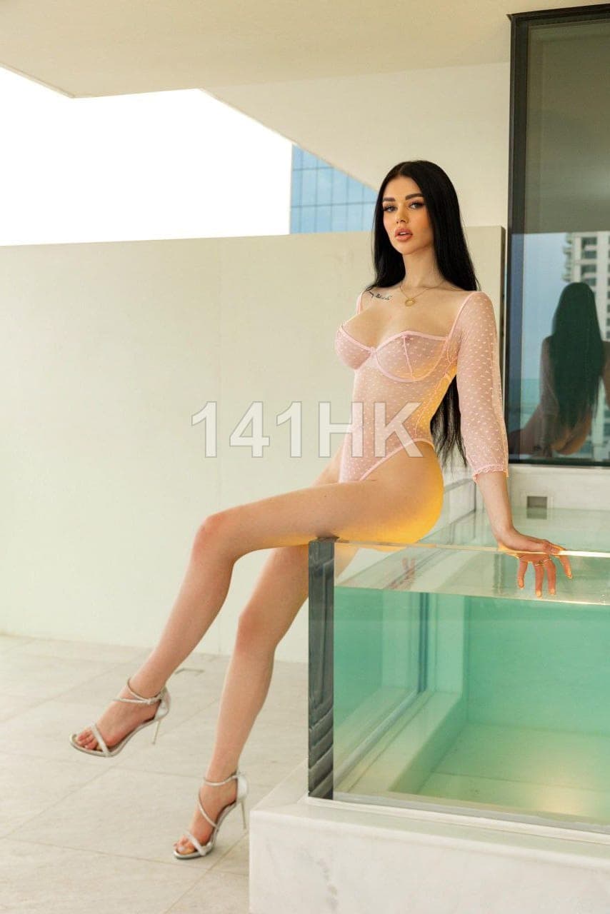詠琪 — Wan Chai 141HK portrait 2