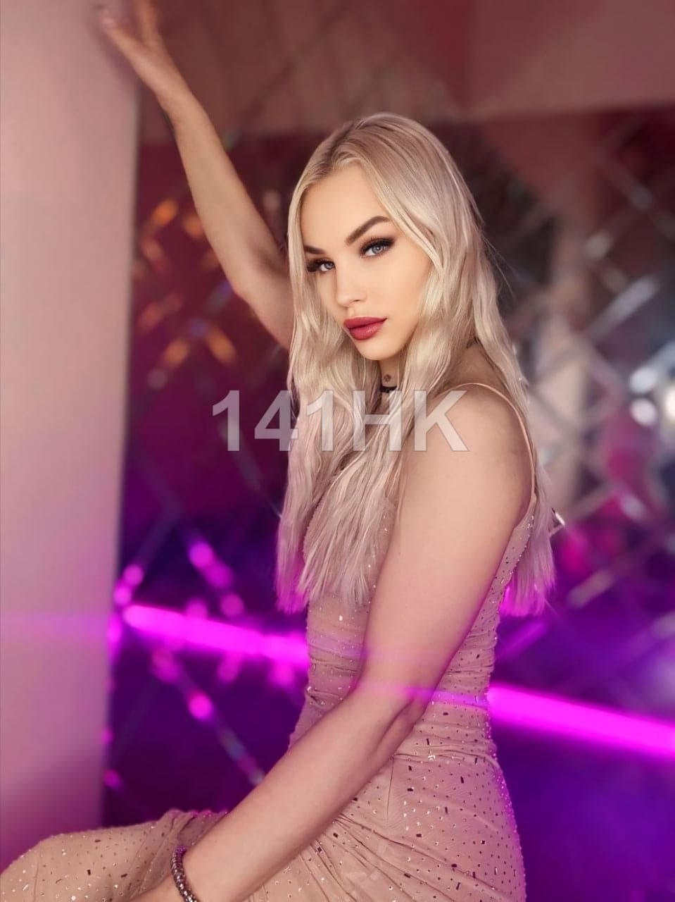 芷蕎 — Tsim Sha Tsui 141HK portrait 4