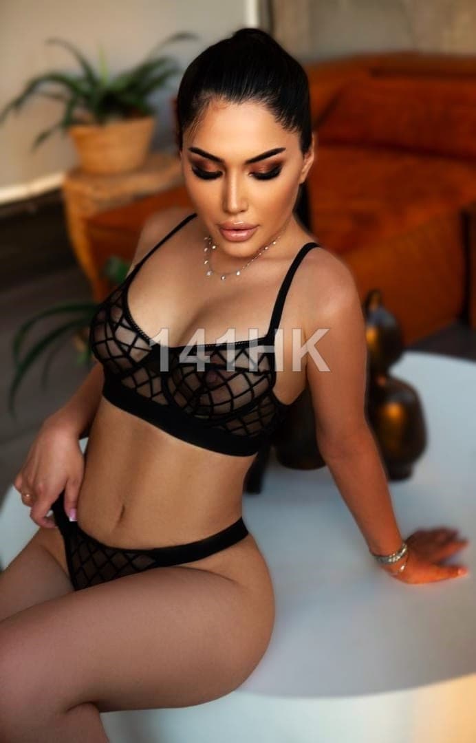 Stella — Wong Tai Sin 141HK portrait 3
