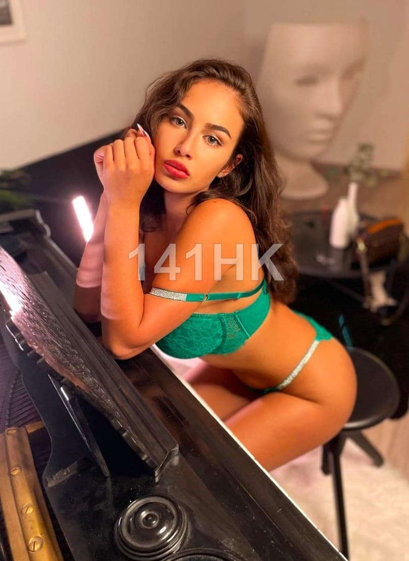 Rina — Kowloon City 141HK portrait 3