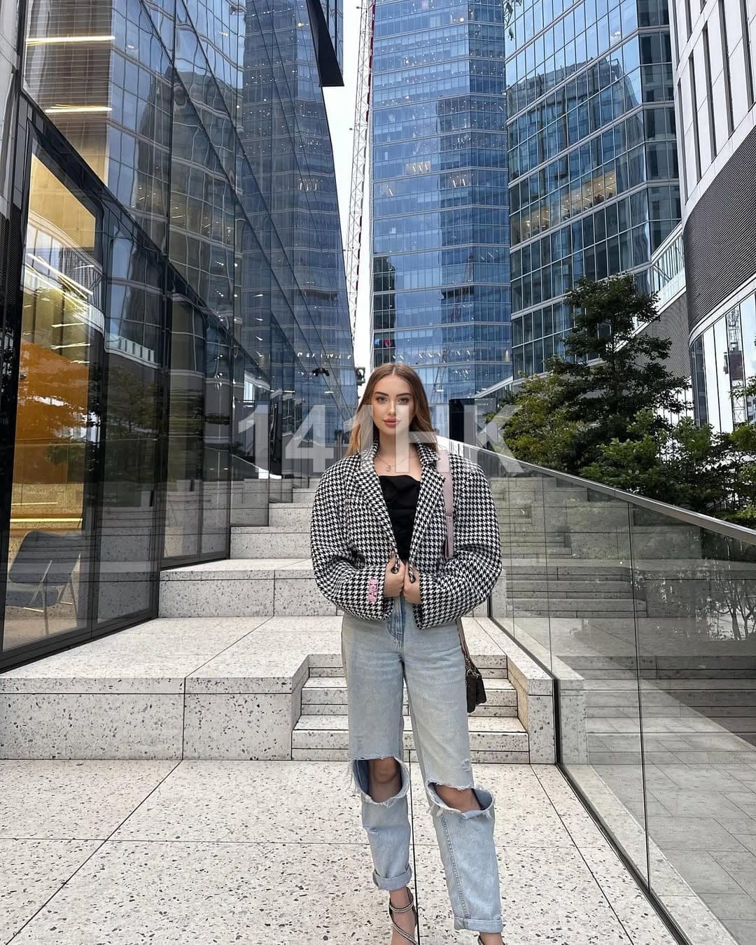 美寶 — Tuen Mun 141HK portrait 5