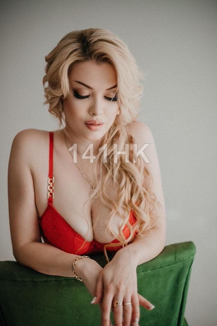 Crystal — Tai Po 141HK portrait 3