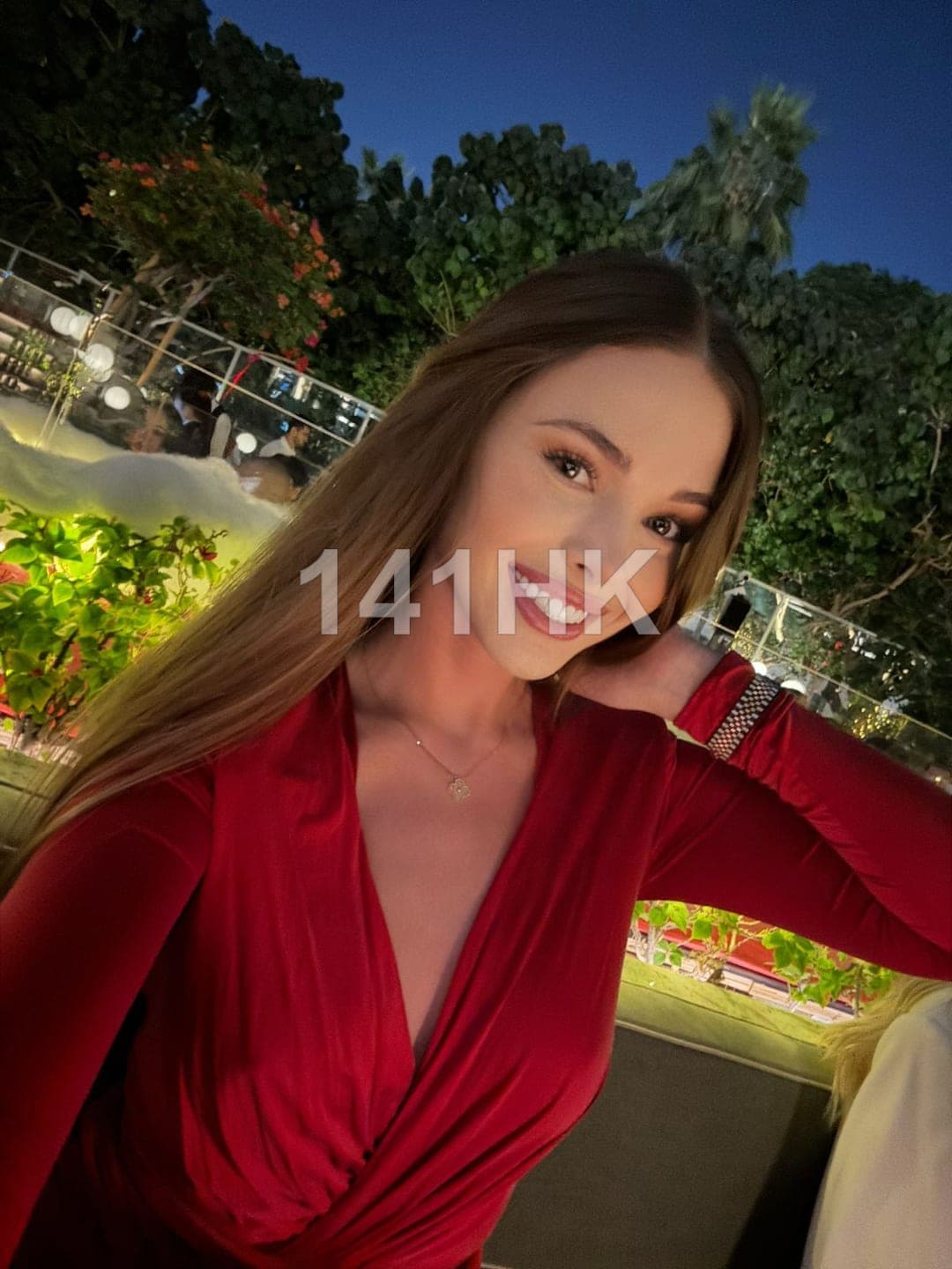 Apple — Tuen Mun 141HK portrait 5