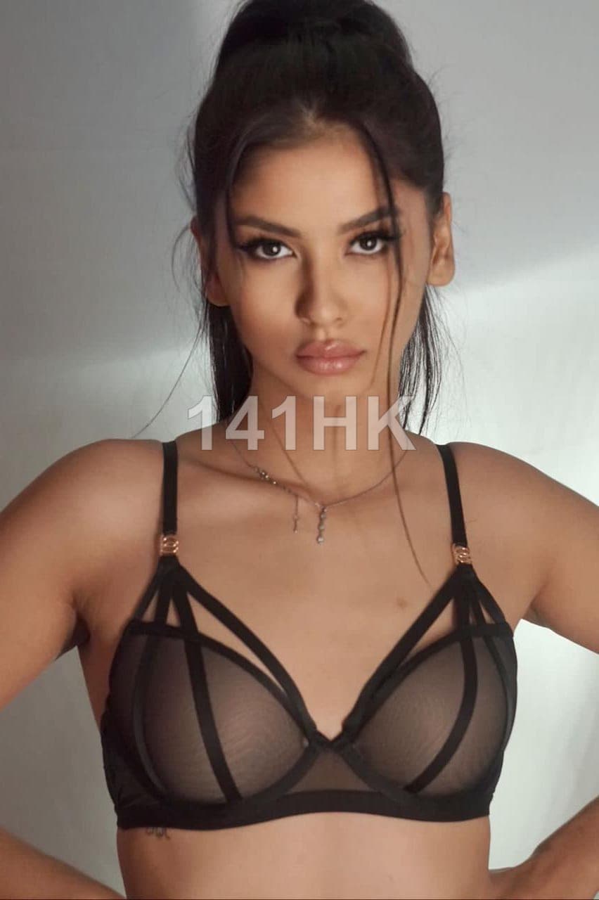 美寶 — Kwun Tong 141HK portrait 2