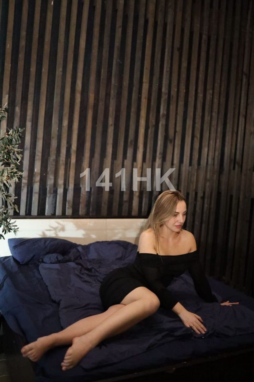 Lola — Kowloon City 141HK portrait 5