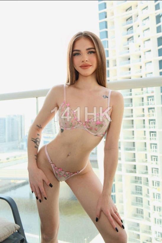 美琪 — Sha Tin 141HK portrait 4