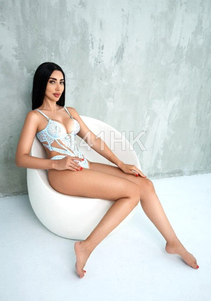 Momo — Yau Tsim Mong 141HK portrait 3