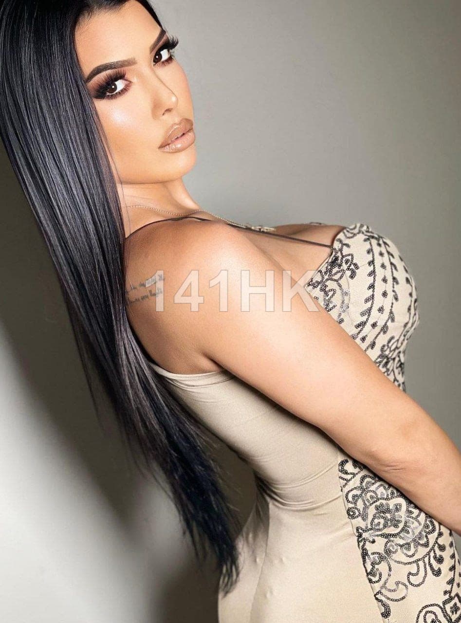 Momo — Yau Tsim Mong 141HK portrait 5