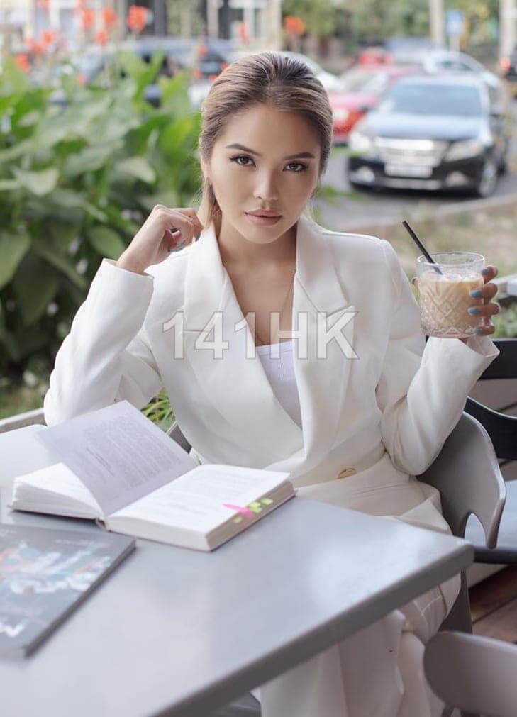 Stella — Central 141HK portrait 4
