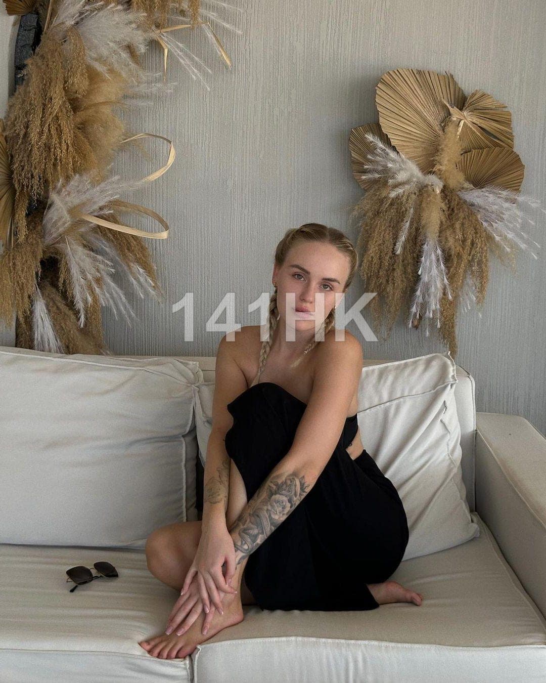 Vivian — Islands 141HK portrait 4