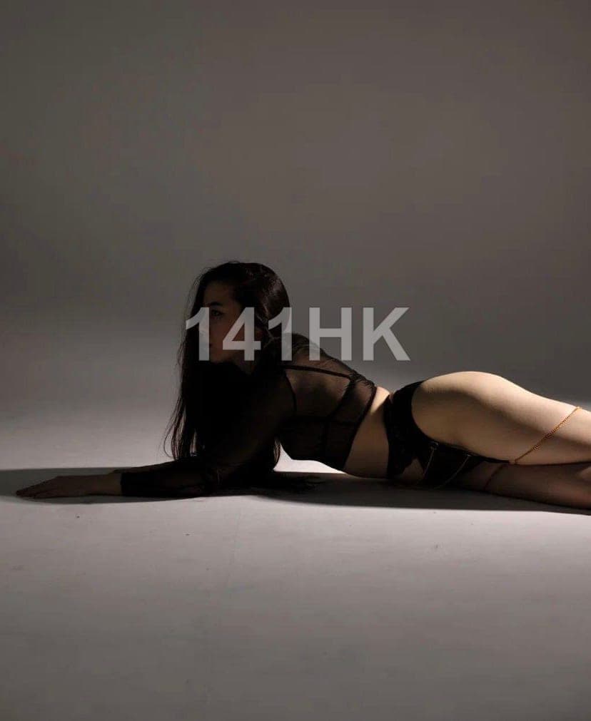 Aki — Islands 141HK portrait 4