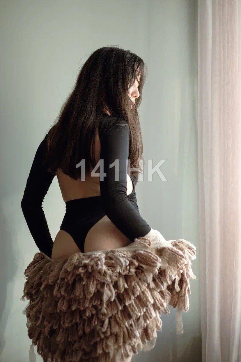 Aki — Islands 141HK portrait 8