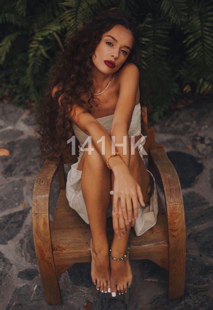 芷晴 — Tai Po 141HK portrait 3