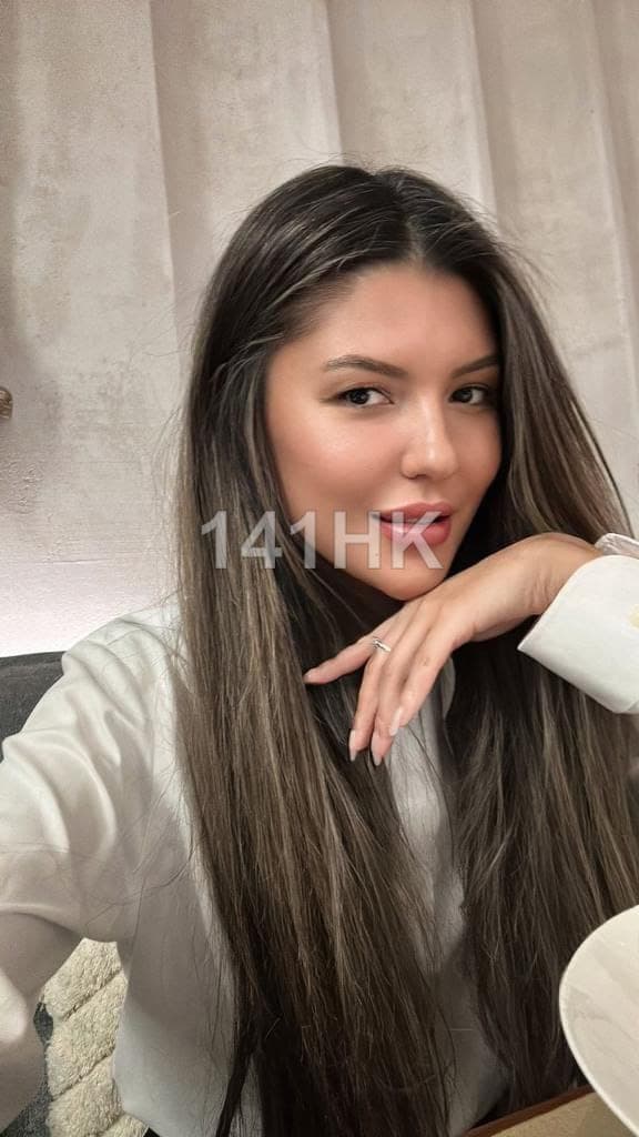 Vicky — Tuen Mun 141HK portrait 3