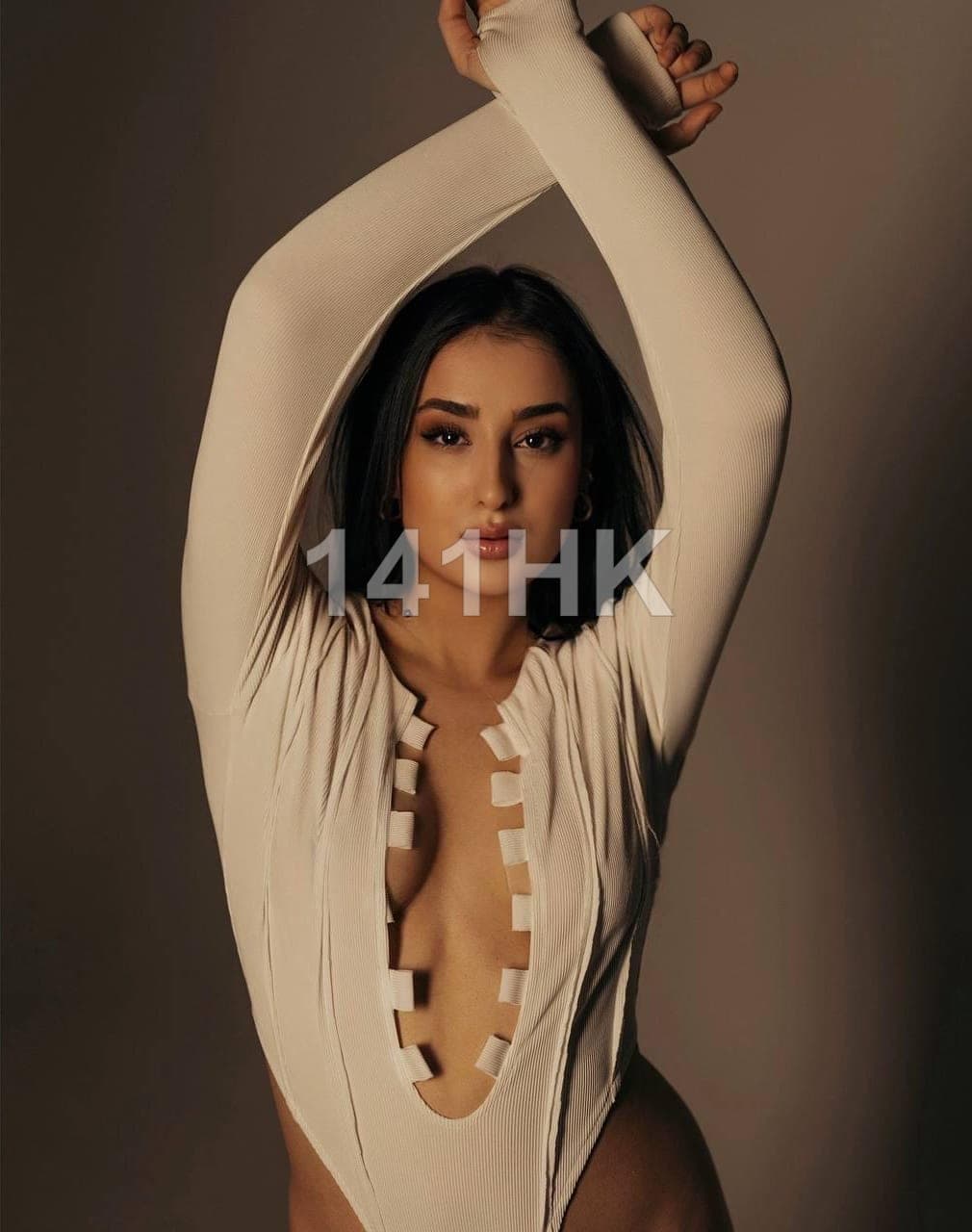 詠彤 — Tsim Sha Tsui 141HK portrait 1