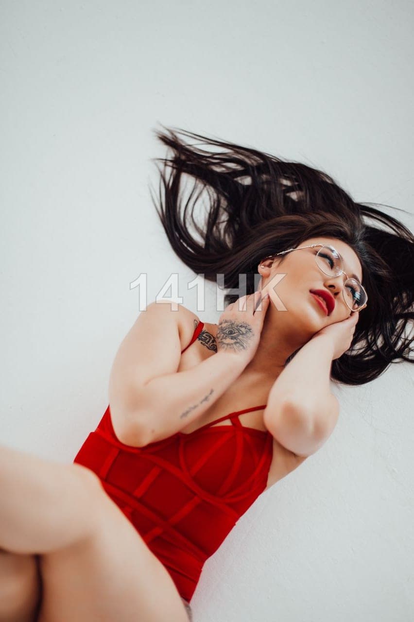 倩文 — Sha Tin 141HK portrait 3