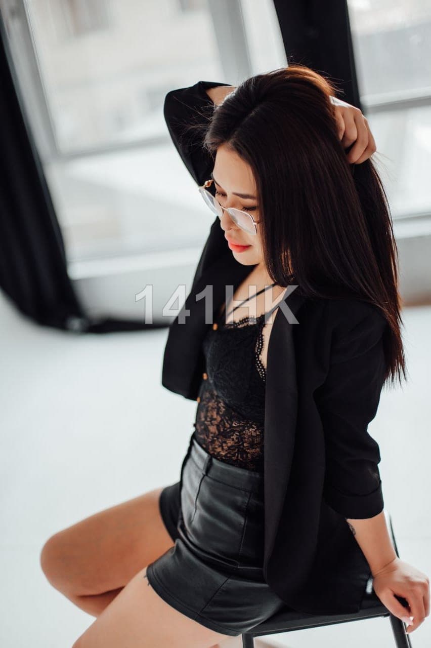 倩文 — Sha Tin 141HK portrait 7