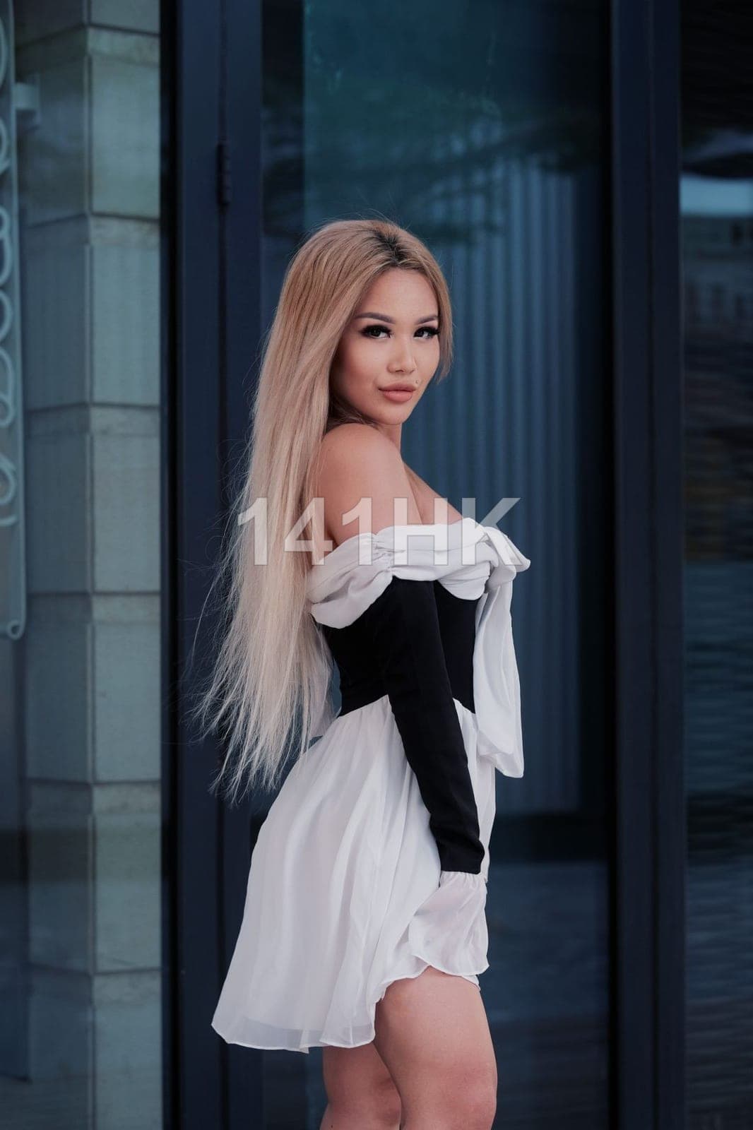 思敏 — Causeway Bay 141HK portrait 4