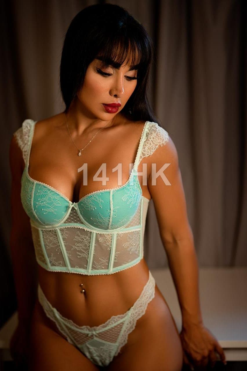 倩文 — Tai Po 141HK portrait 2