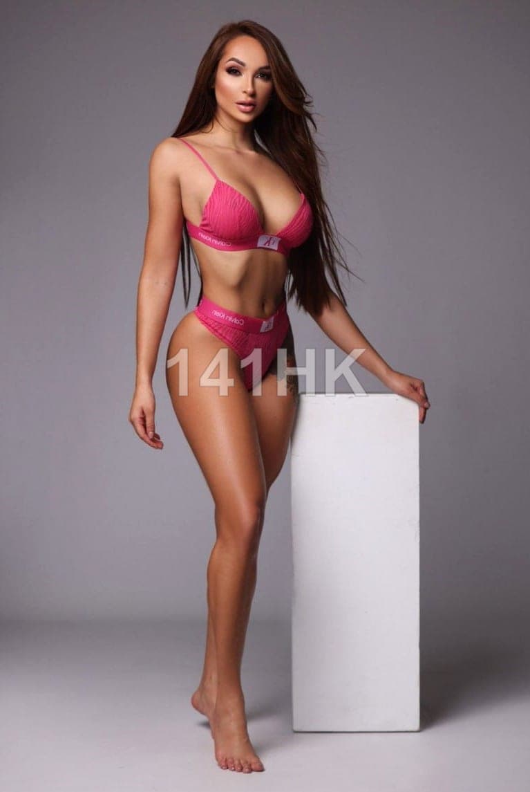 Suki — Wong Tai Sin 141HK portrait 3