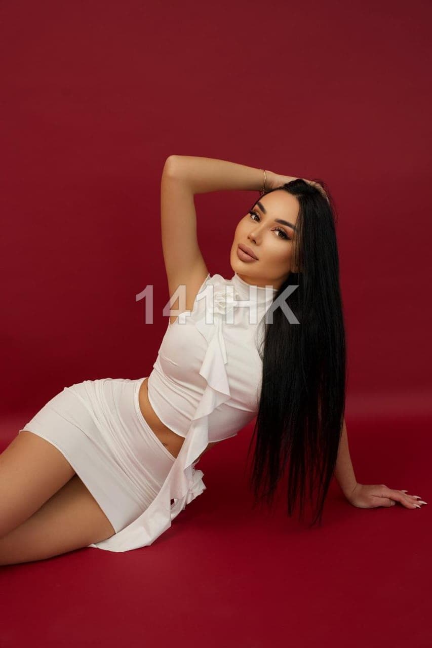 Tracy — Southern 141HK portrait 13