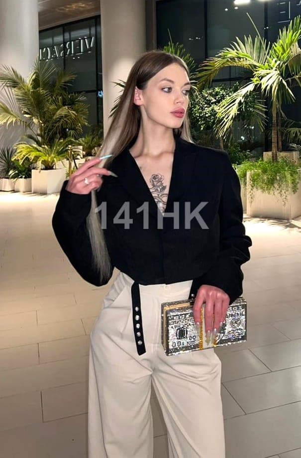 Apple — Central 141HK portrait 6