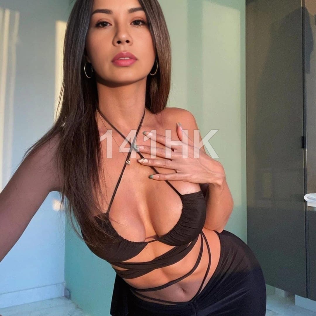 Emi — Tsim Sha Tsui 141HK portrait 6
