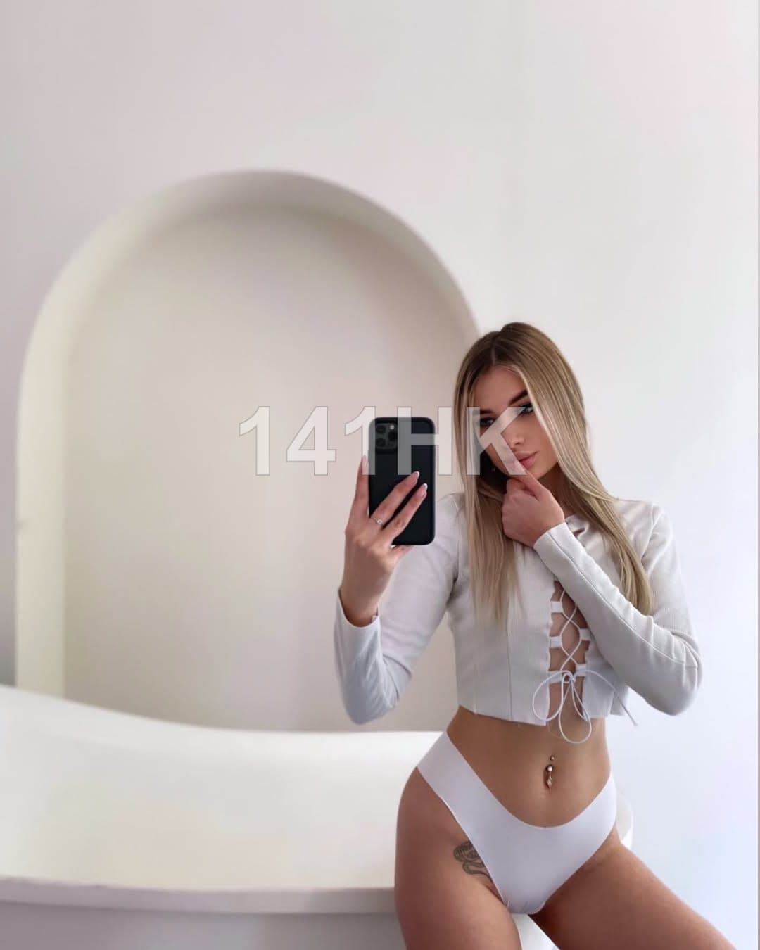 茜茜 — Tsim Sha Tsui 141HK portrait 3