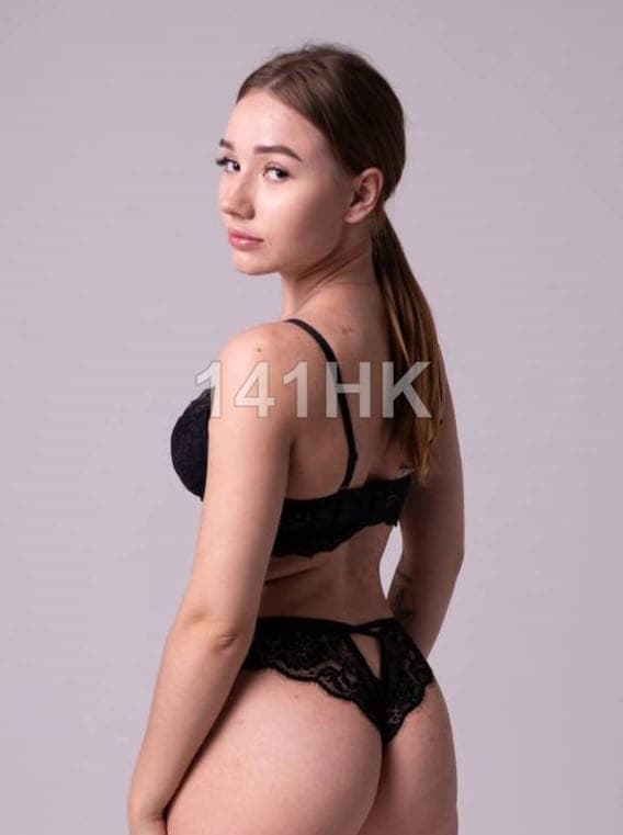 蓉蓉 — Causeway Bay 141HK portrait 1