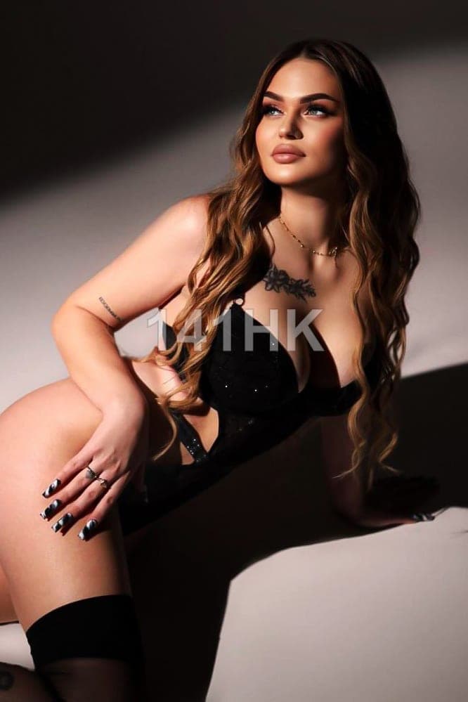 Lola — Tsim Sha Tsui 141HK portrait 2