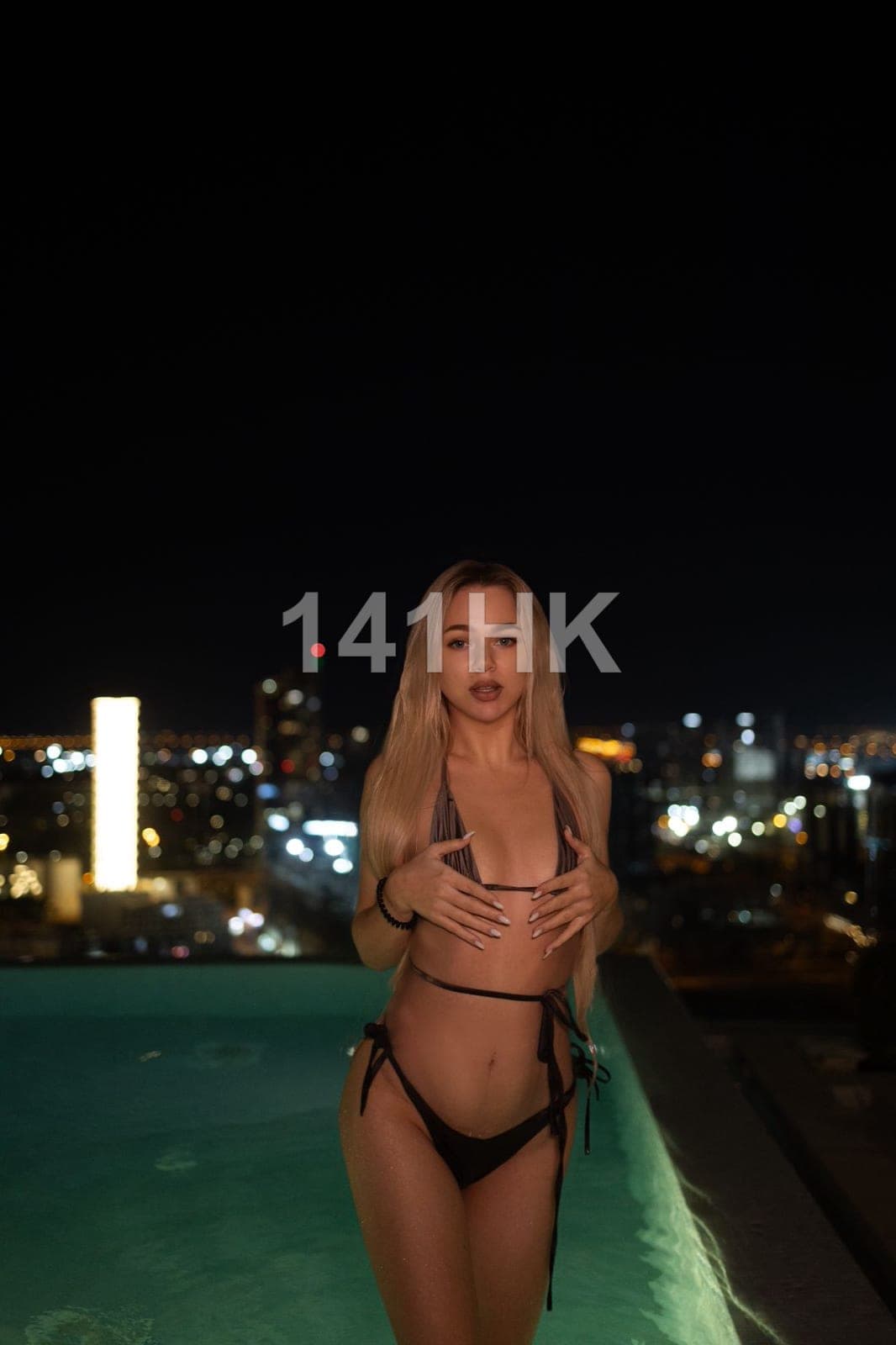 詠彤 — Wan Chai 141HK portrait 3