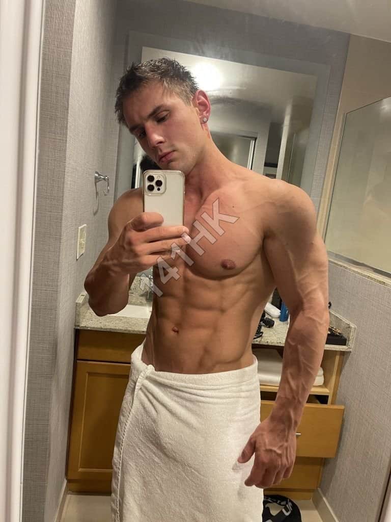 Jonathan — 男公關 • kowloon city
